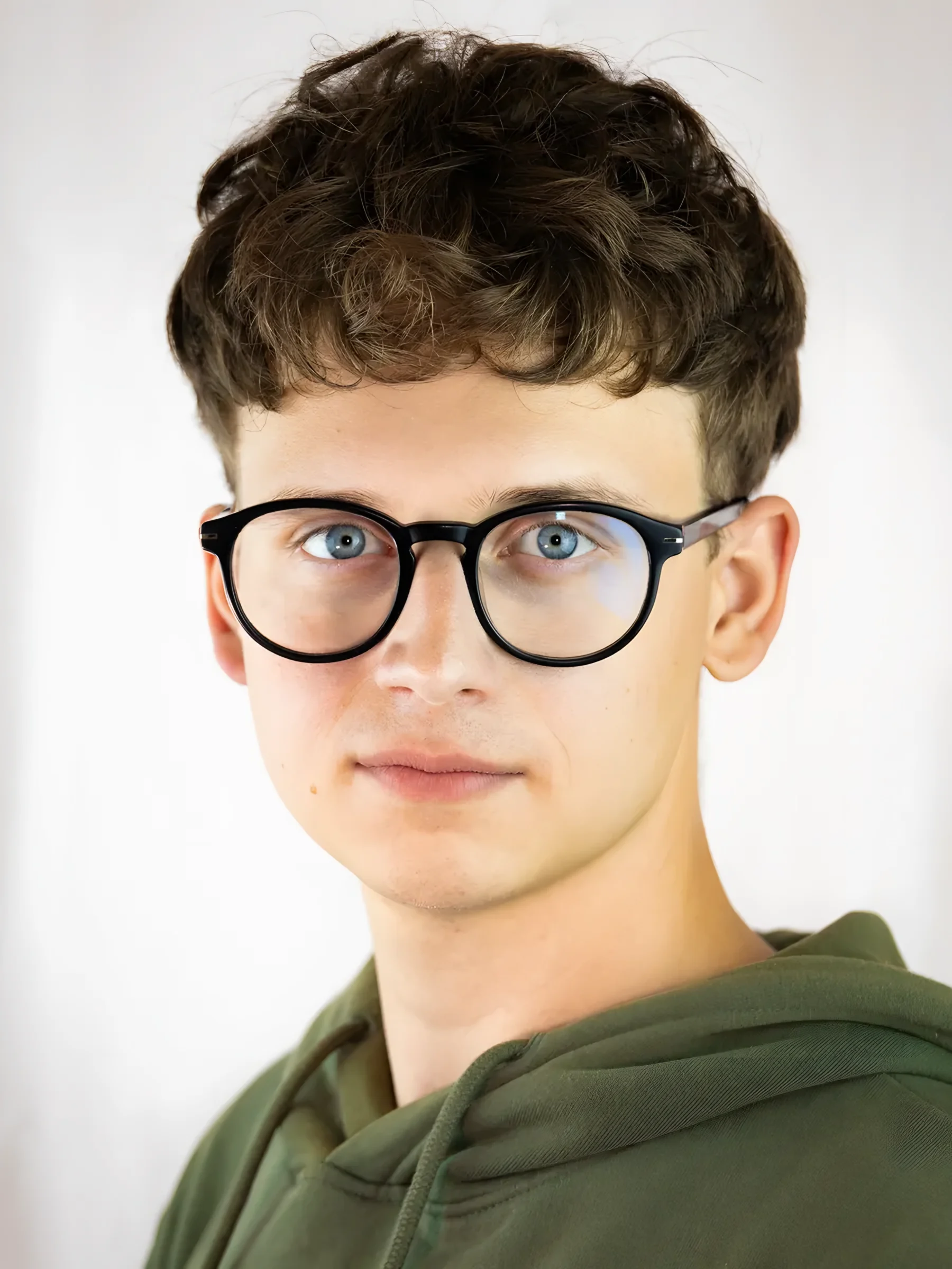 Filip Cvejn, headshot