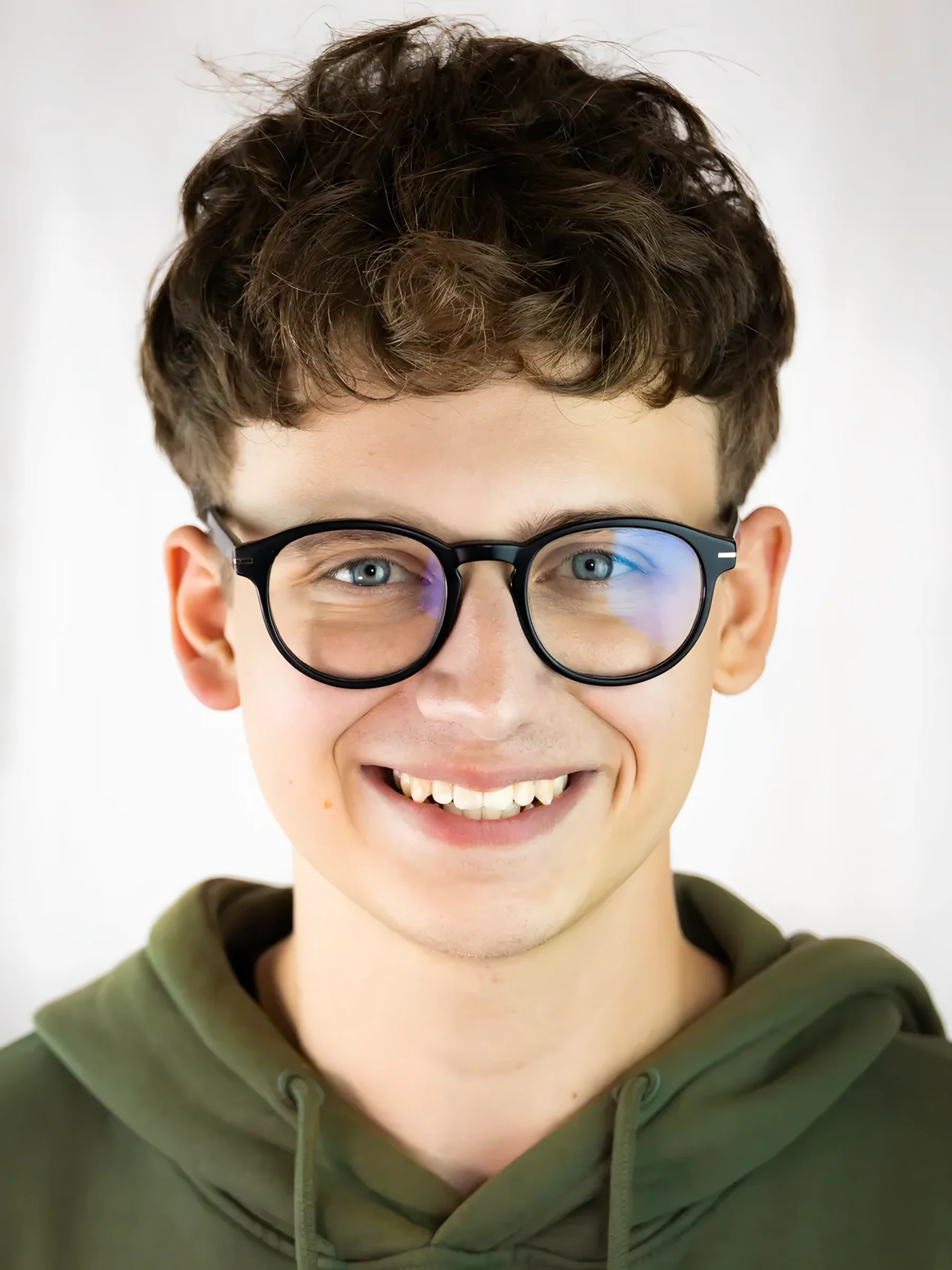 Filip Cvejn, portrét s úsměvem